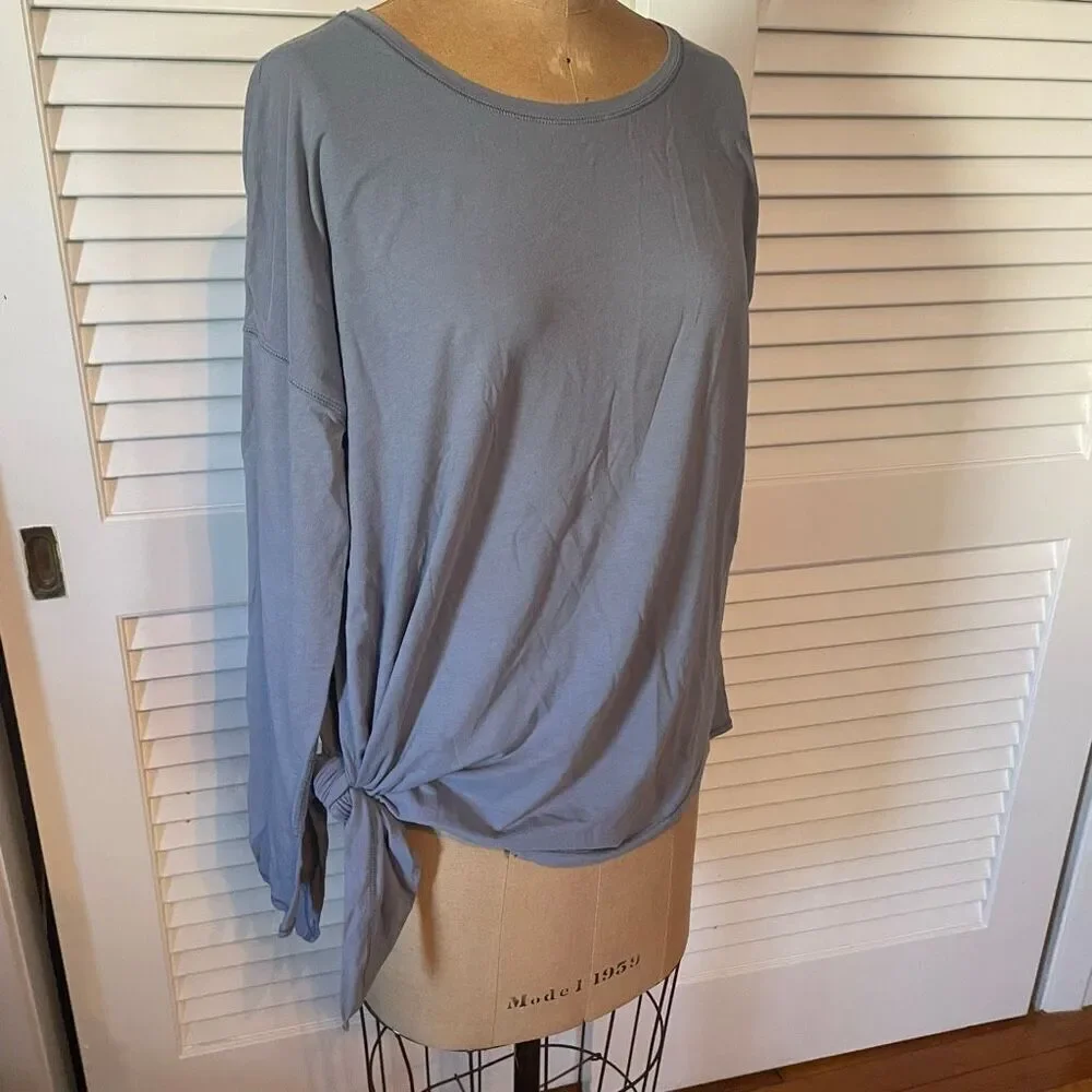 LULULEMON | to the point long sleeve periwinkle blue top